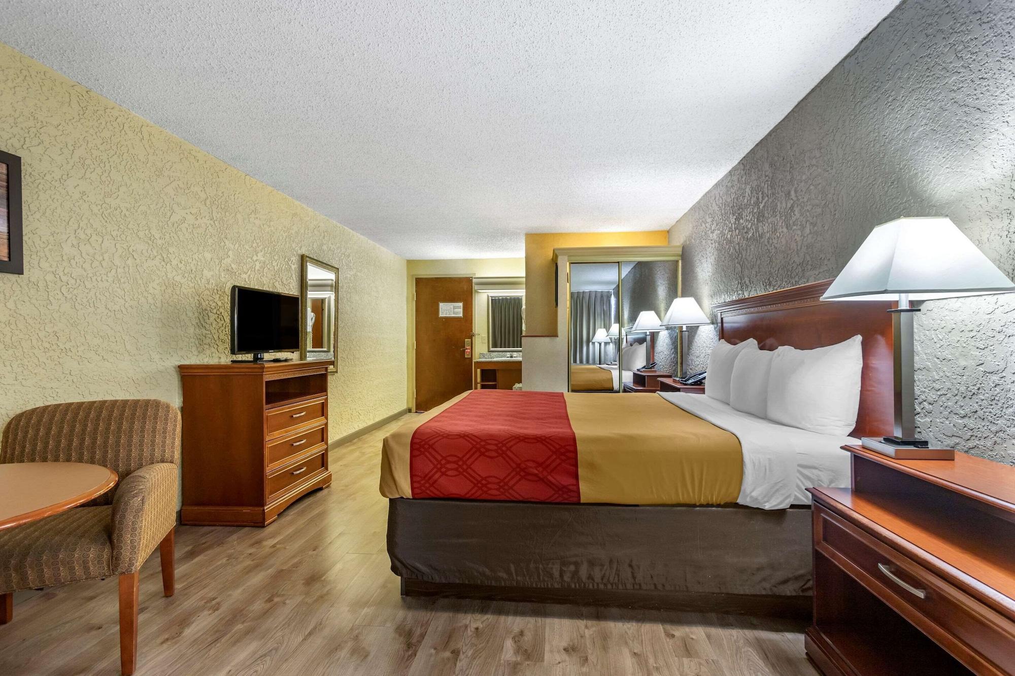 Econo Lodge Broken Arrow-Tulsa Buitenkant foto