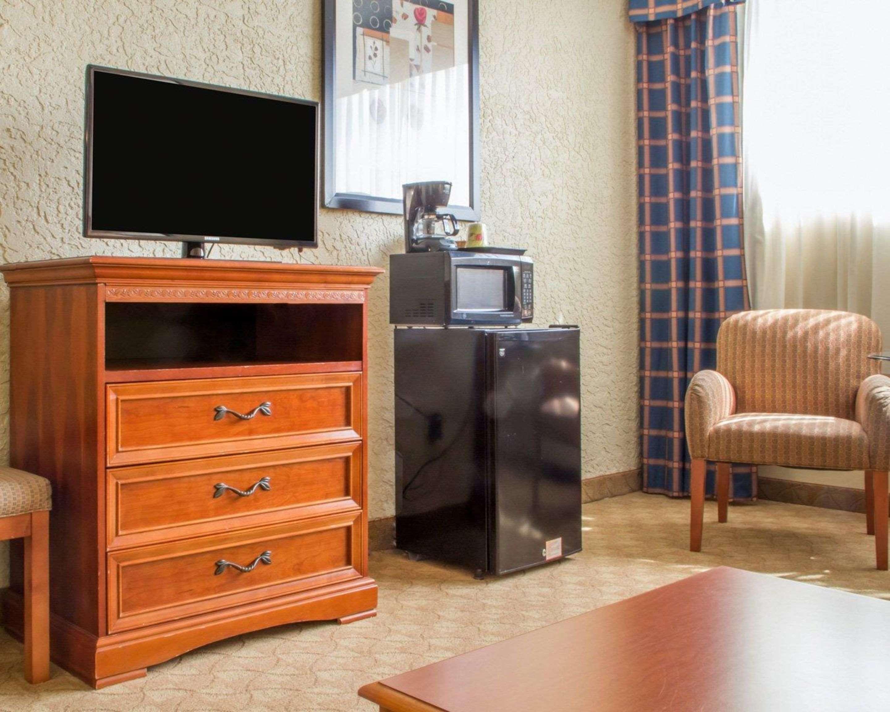 Econo Lodge Broken Arrow-Tulsa Buitenkant foto